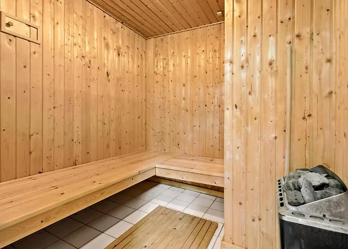 Three-bedroom In 度假居 *